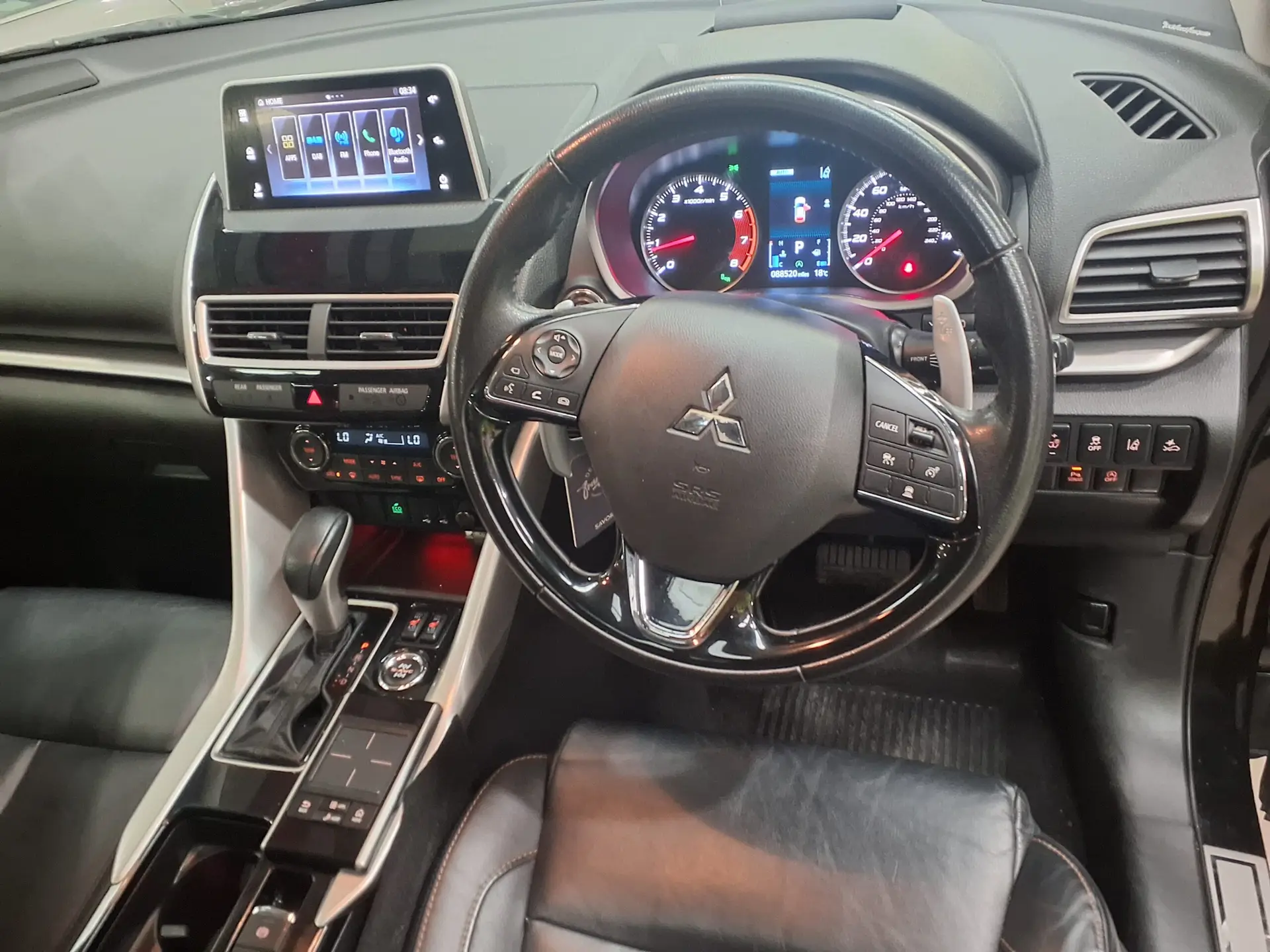 
								MITSUBISHI ECLIPSE CROSS 1.5 4 5dr CVT 4WD full									